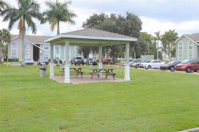 Building Photo - 4227 Pershing Pointe Pl