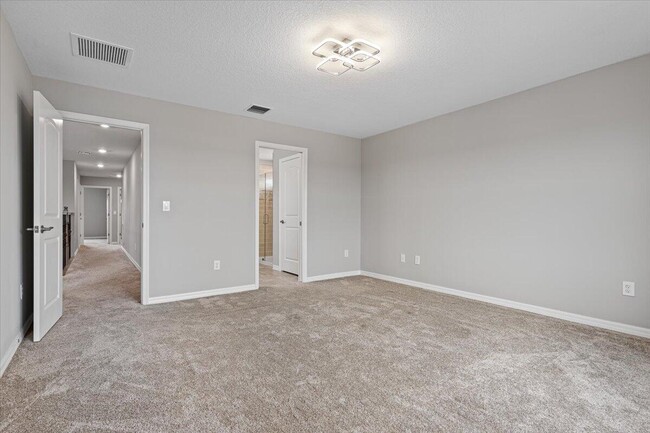 Building Photo - 10437 SW Captiva Dr