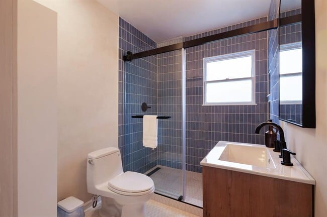 Building Photo - 503 Provines Dr