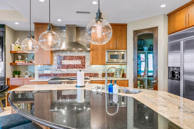 Building Photo - 41370 Sparkey Way