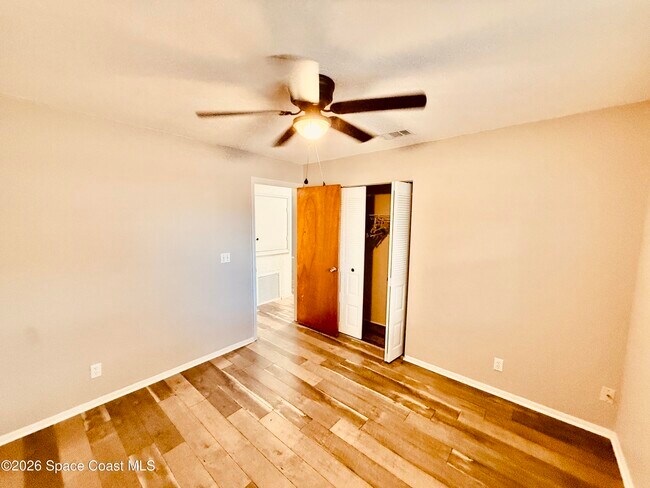 Building Photo - 851 Dow Ln