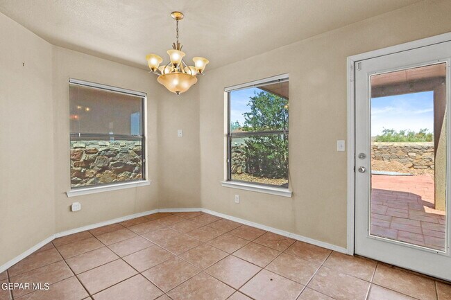 Building Photo - 10822 Elise St