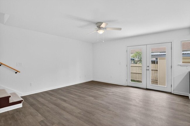 Building Photo - 8207 Kensington Square