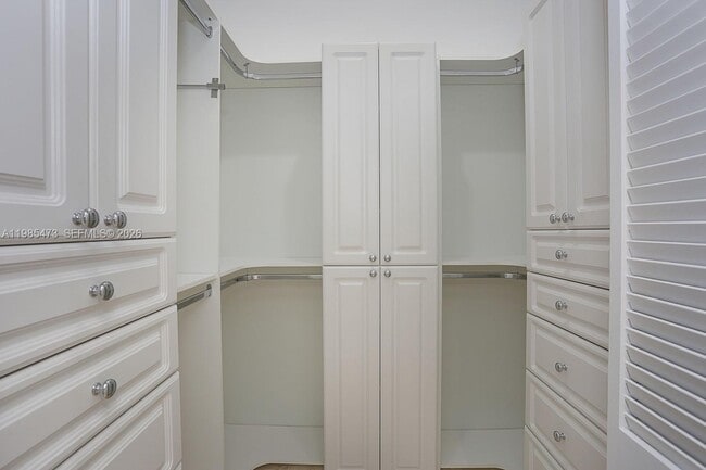 Building Photo - 201 Crandon Blvd