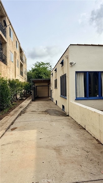 Building Photo - 2056 Meridian Ave