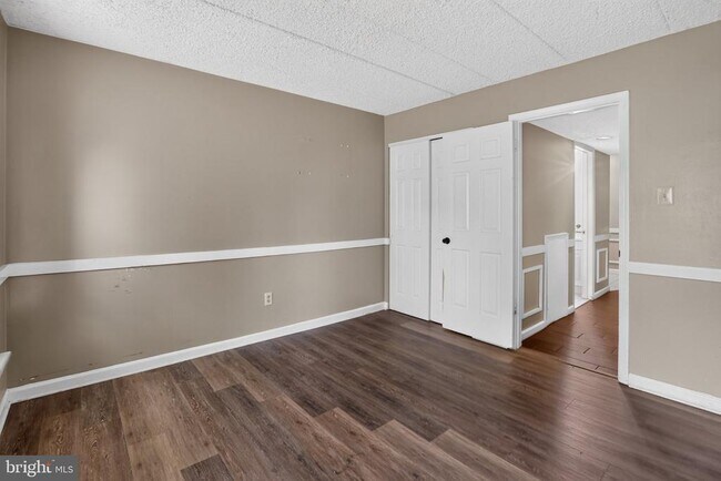 Building Photo - 702 Deer Run