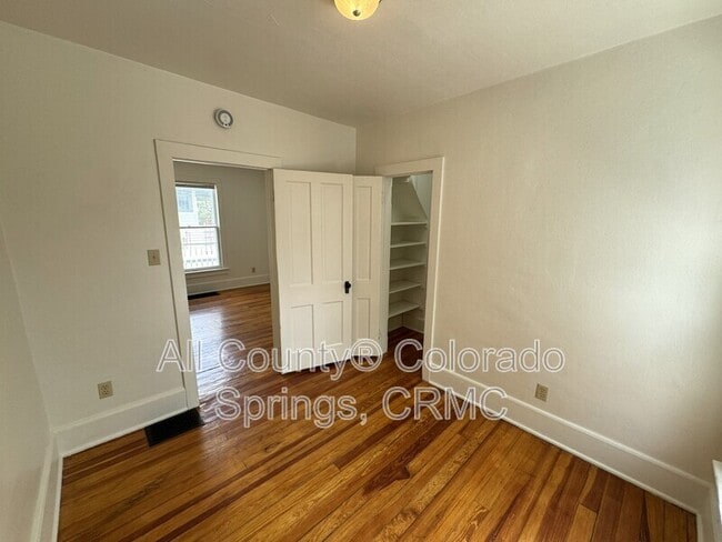 Building Photo - 612 E Del Norte St
