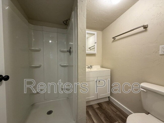 Building Photo - 414 N Oseuma Ave