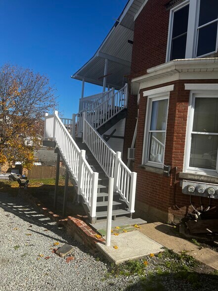 external access to 2nd floor - 435 Westminster Ave