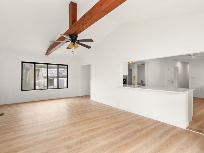 Building Photo - 36999 Blue Bill Dr
