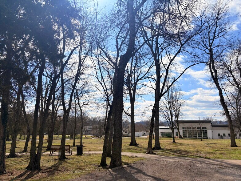 Nearby outdoor space next to the Green Hills Library - 2032 Graybar Ln