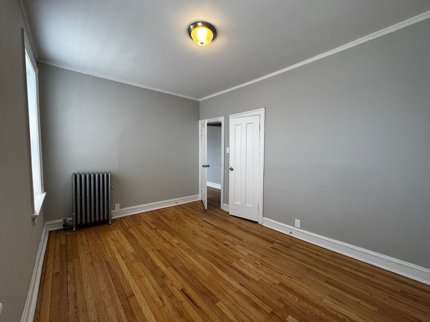 Building Photo - 1509 W Schreiber Ave