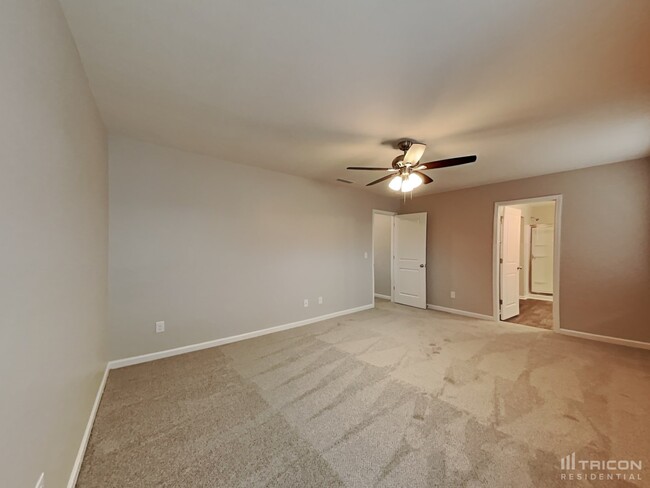Building Photo - 635 Spencer Ln