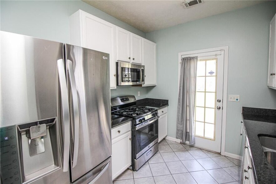 Building Photo - 6476 Portside Way