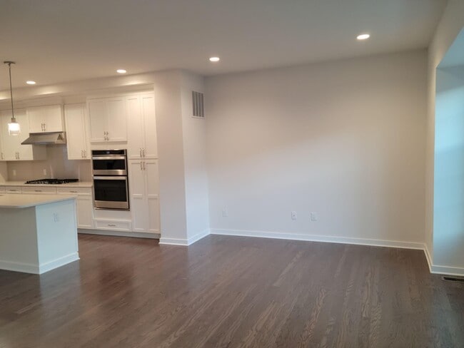 Building Photo - 2859 Hardwick Rd