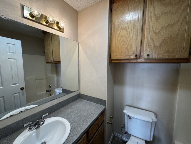 Building Photo - Duplex Across The Street From Park & Minut...