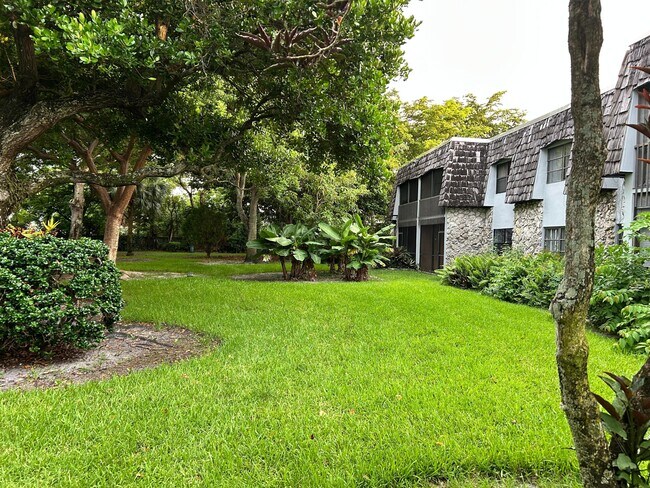 Building Photo - 3115 Oakland Shores Dr