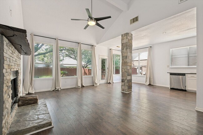 Building Photo - 3027 Fall Mist Dr