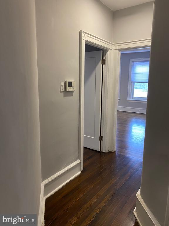 Building Photo - 530 King St