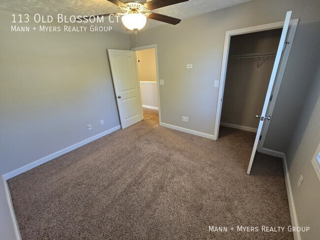 Building Photo - 113 Old Blossom Ct
