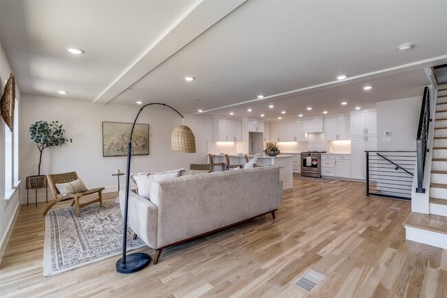 Building Photo - 4701 San Jacinto St