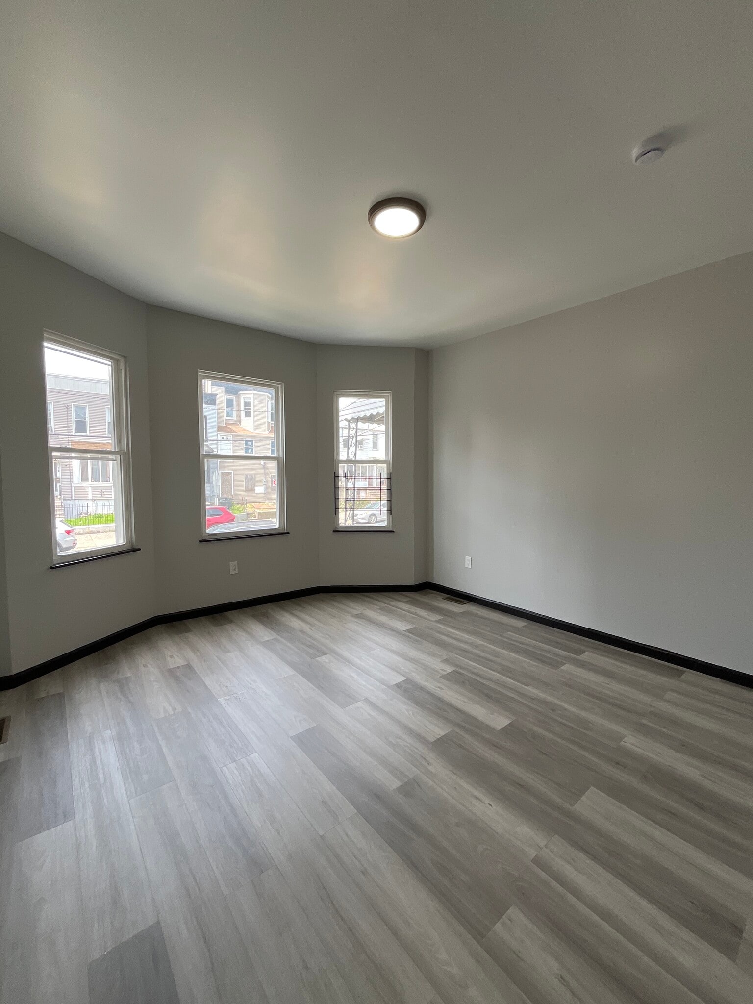 Master bedroom - 82 Orient Ave