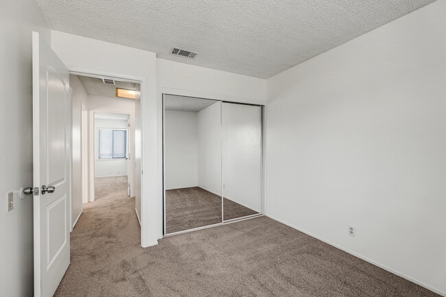 Building Photo - 791 Partridge Cmn