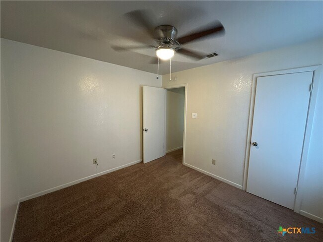 Building Photo - 3603 Amanda Dr