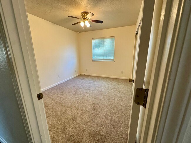 Building Photo - Home in Heritage Hills