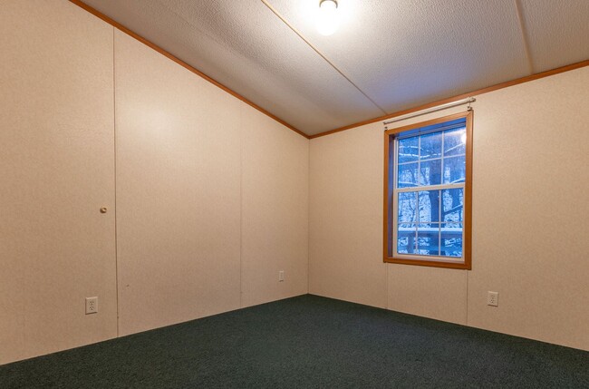 Building Photo - Hocking Hills Home For Rent