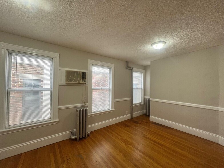 Building Photo - 795 Cambridge St