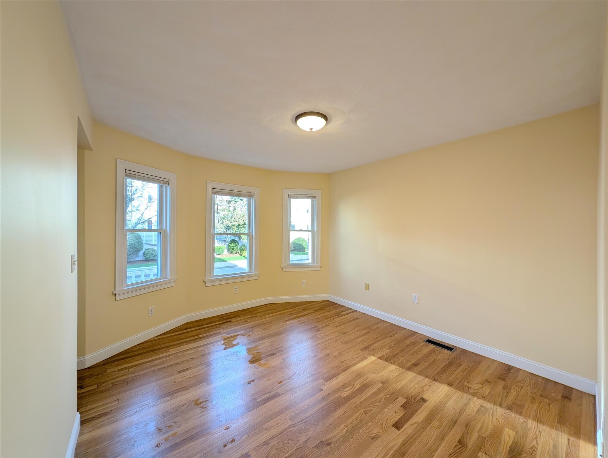 Building Photo - 51 Beacon St