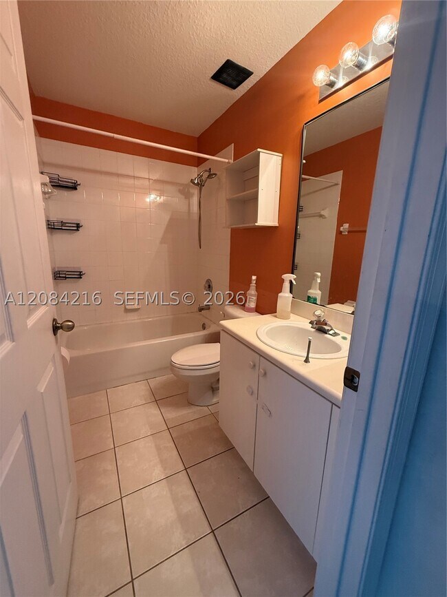 Building Photo - 6714 NW 39th Ln