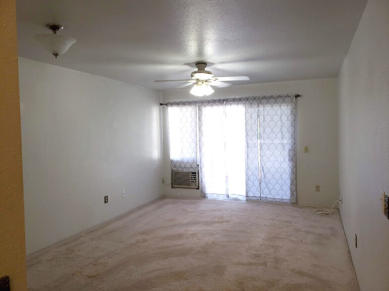 Living Room - 94-608 Lumiaina St