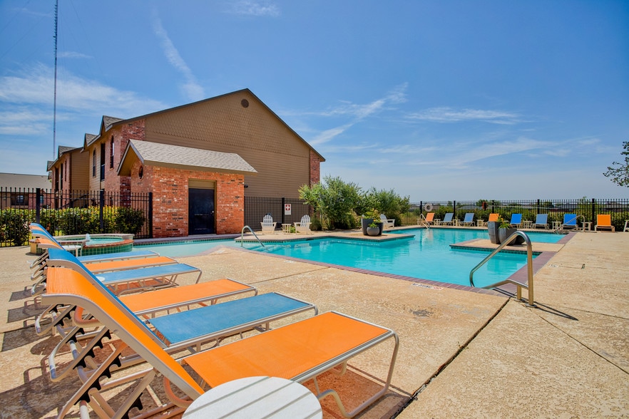 Pool Area - The Preserve at Prairie Pointe