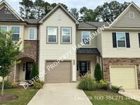 Building Photo - 2102 Solana Wds Dr