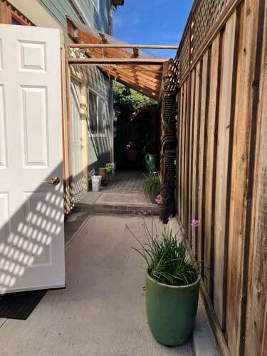 Building Photo - 2909 King St