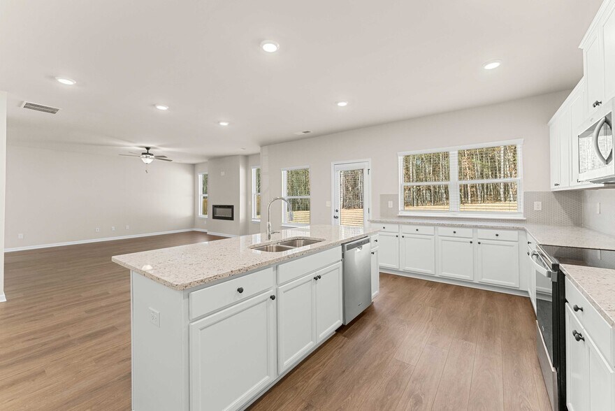 Building Photo - 755 Lakehaven Ln