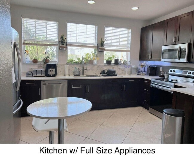 Building Photo - 750 Millbrae Ct