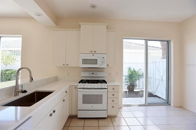 Building Photo - 8515 53rd Pl E