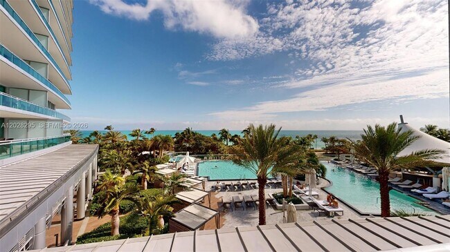 Building Photo - 10295 Collins Ave