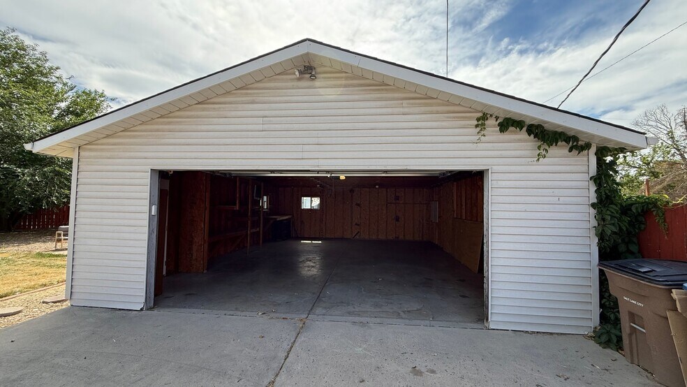 Building Photo - 2760 S 1100 E