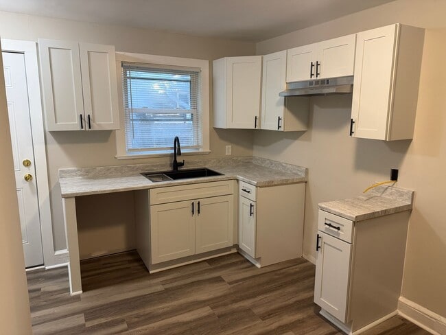 Building Photo - Beautifully Updated Duplex Near NoDa!!