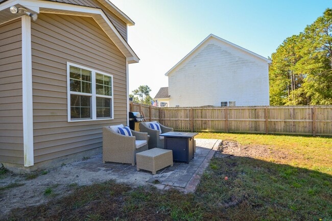 Building Photo - Beautiful 3 Bedroom Home in Everett's Creek Community