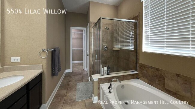 Building Photo - 5504 Lilac Willow Path