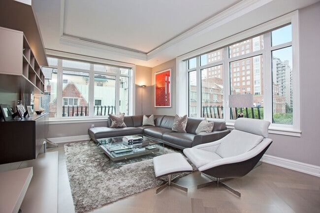 Building Photo - 132A E 65th St