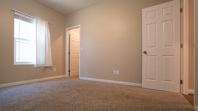 Building Photo - 4336 Dawn St