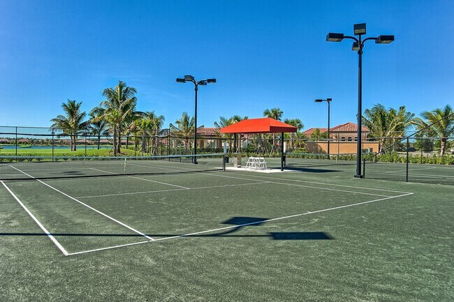 Building Photo - Furnished Annual -  2BR/2BA Second Floor c...