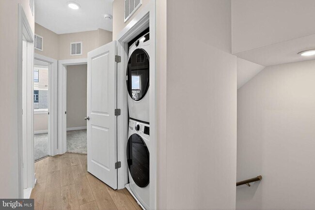 Building Photo - 3612 Farr Ave