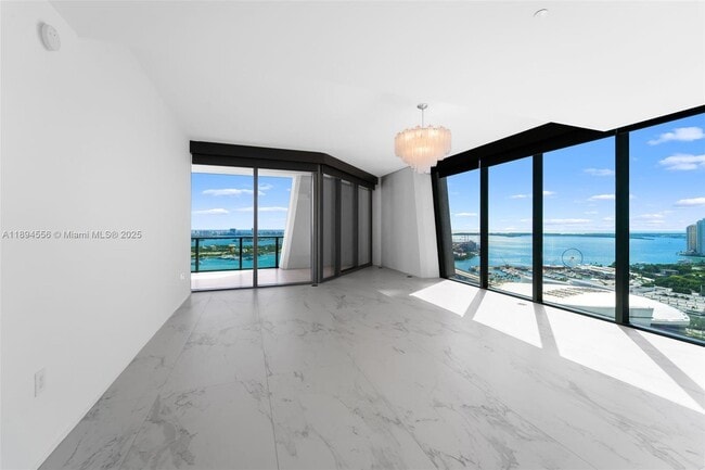 Building Photo - 1000 Biscayne Blvd